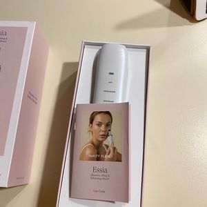 Essia exfoliating wand by Vanity Planet